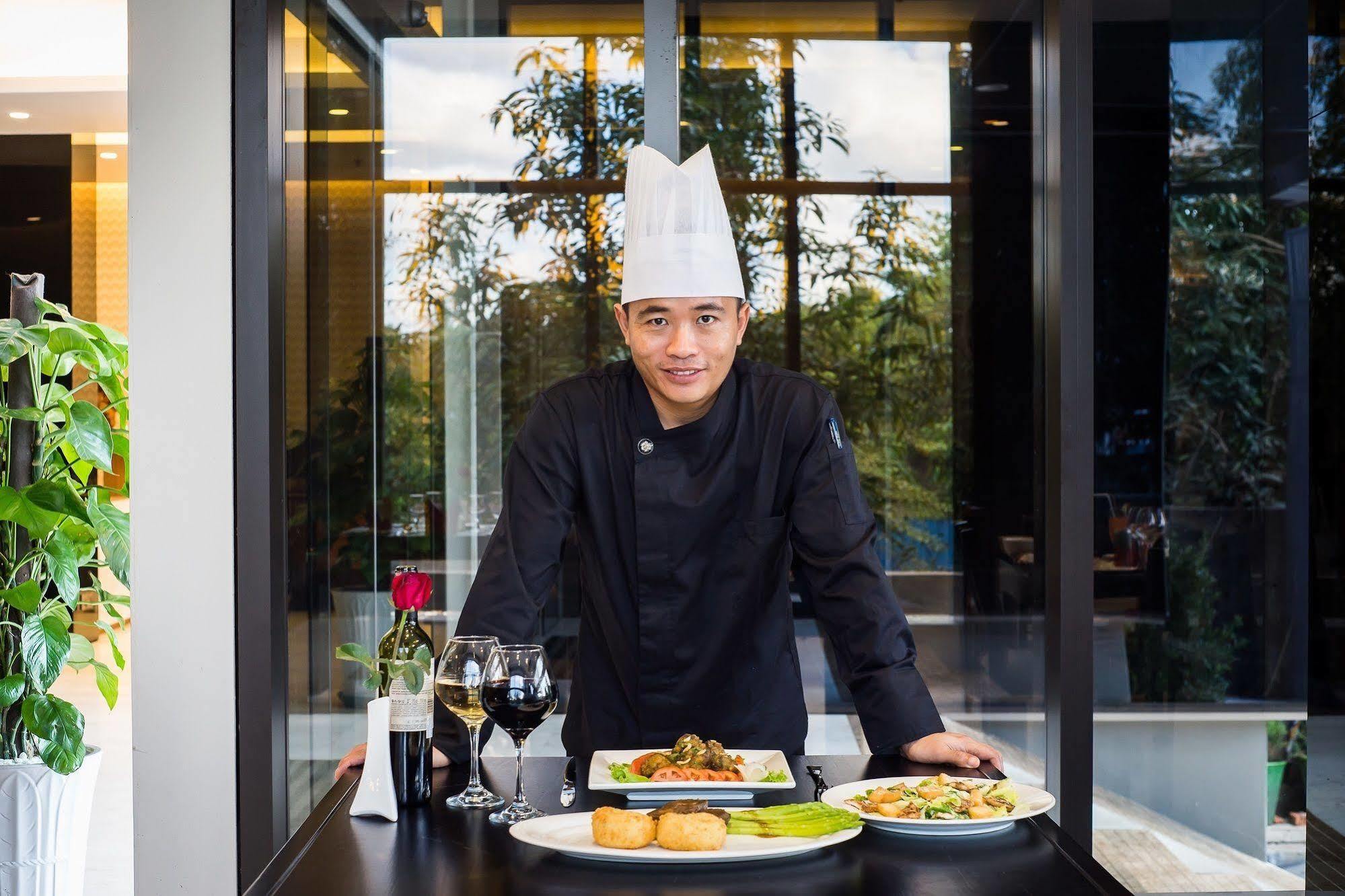 Tryp By Wyndham Yangon Exterior foto